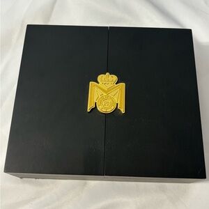 collectible Partagas Fabrica de Tabacos cigar humidor black gold crown "PP"